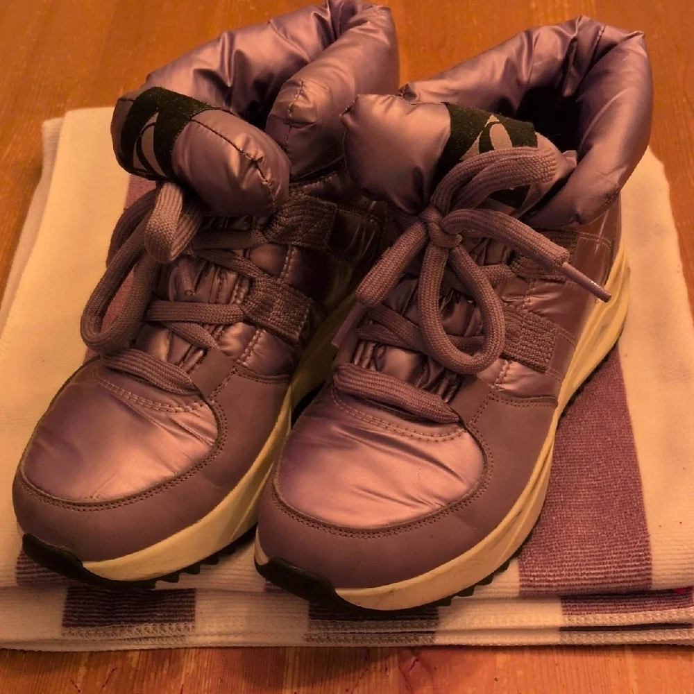 Skechers Shiny Purple Kids Boots, Sz Big Girls 6.5